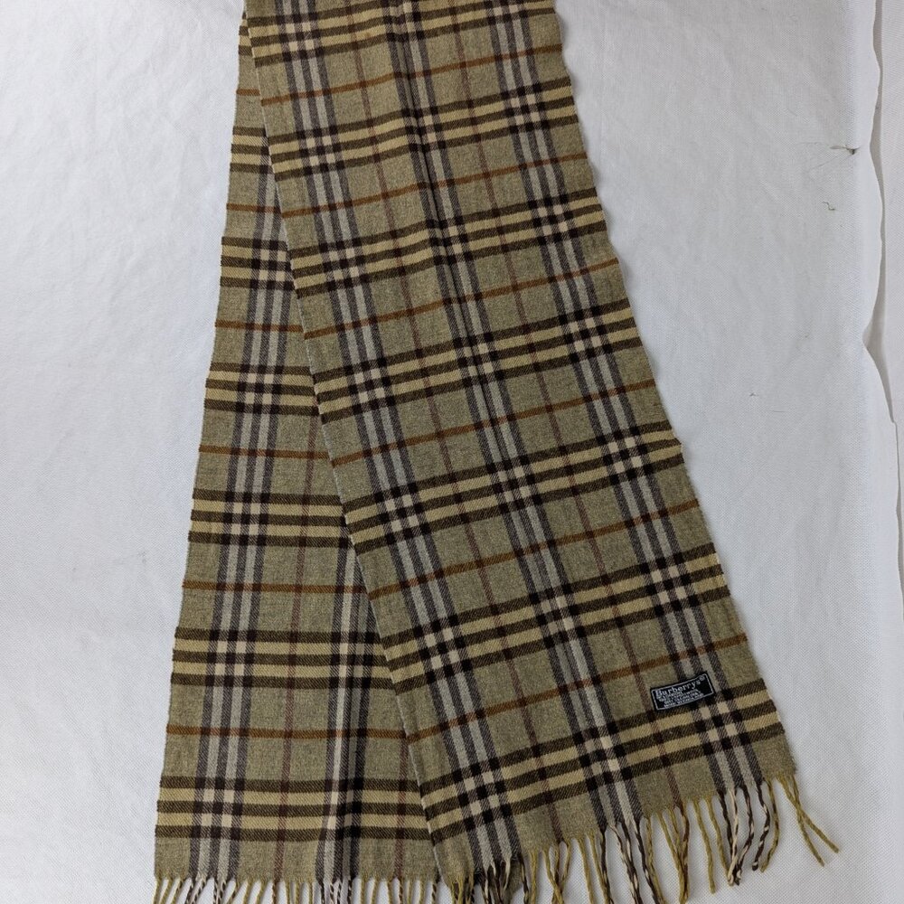 Authentic BURBERRY Lambswool Check Scarf  Green Plaid  RARE FIND  VALUE